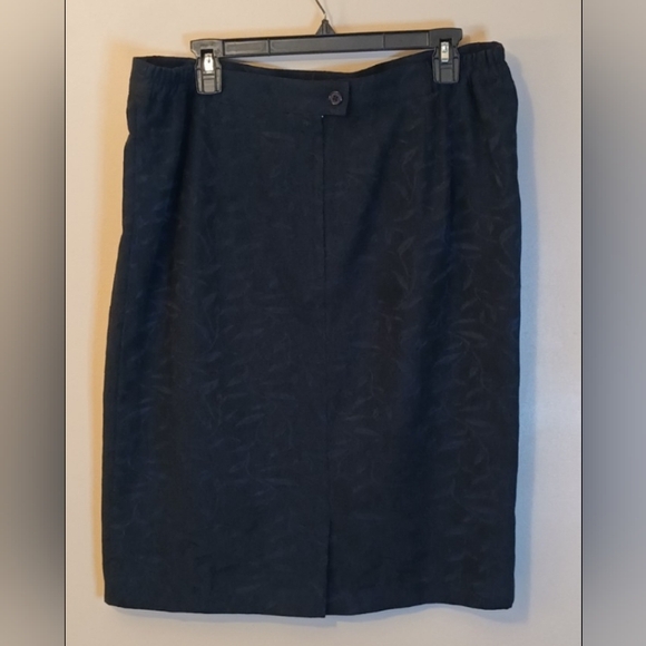 K B STELLA LOUISE BLACK SKIRT SUIT - Picture 9 of 10